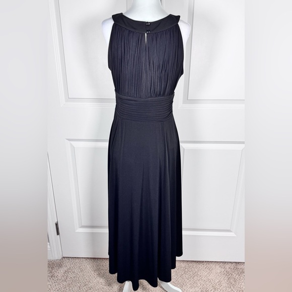 Sangria Black Pleated Keyhole Fit Flare Dress Size 8 Wedding Guest Cocktail - Picture 3 of 10